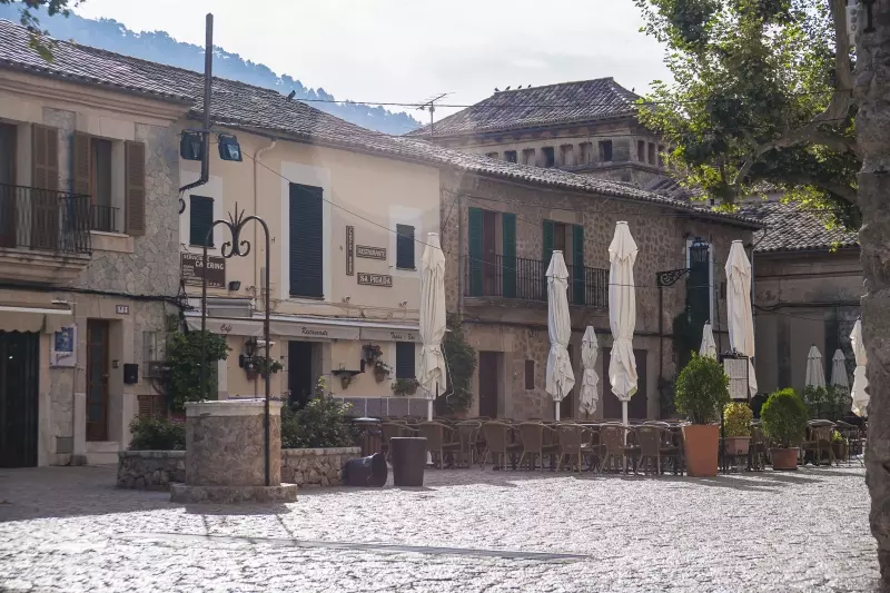 Valldemosa (c) Alesia Belaya